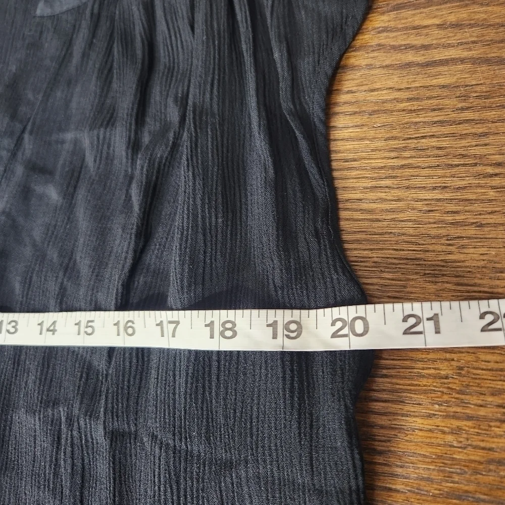 Denver Hayes Black Lightweight Short Sleeved Blouse - Picture 9 of 10